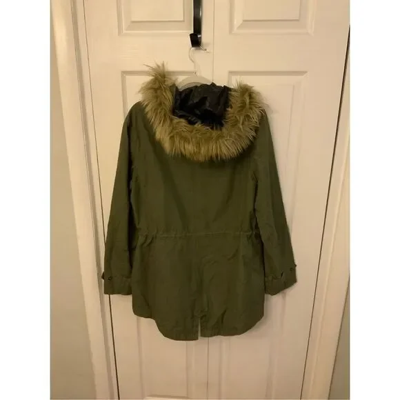 LL Bean Green Jacket Faux Fur Hood M - Picture 5 of 8